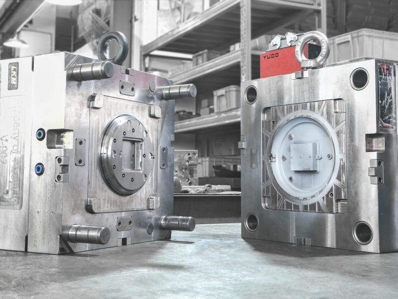 injection-molding-factory-4