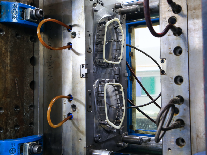 injection-molding-factory-5